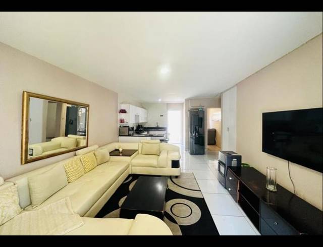 3 BEDROOM TOWNHOUSE FOR SALE IN FLORENTIA